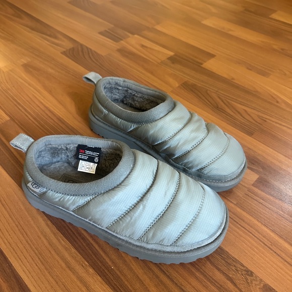 UGG Slip-ons - Picture 5 of 6